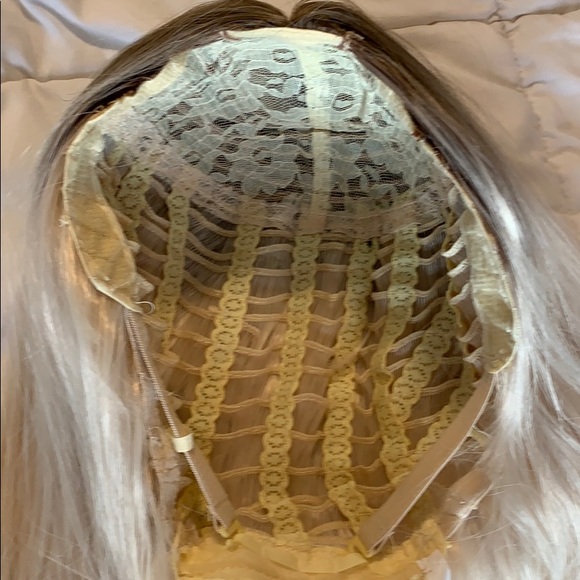 New Silk Medium Length Blonde Wig #122 - Picture 7 of 8